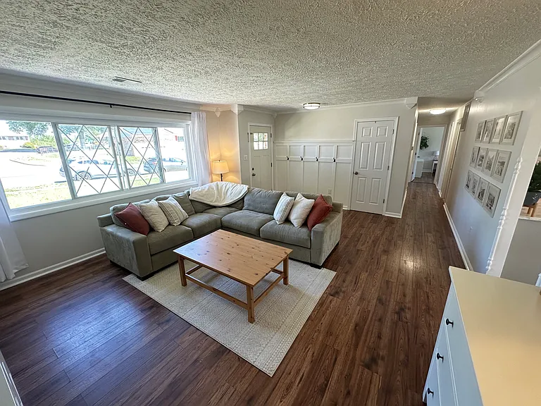 10411 Farrar Ave — Photo 10