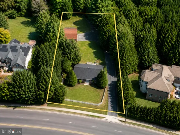 3133 W Ox Rd, Herndon, VA 20171