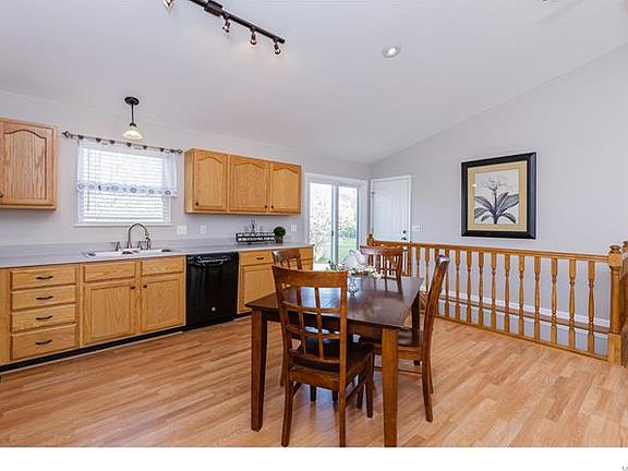 5th image of 31 Treasure Island Dr