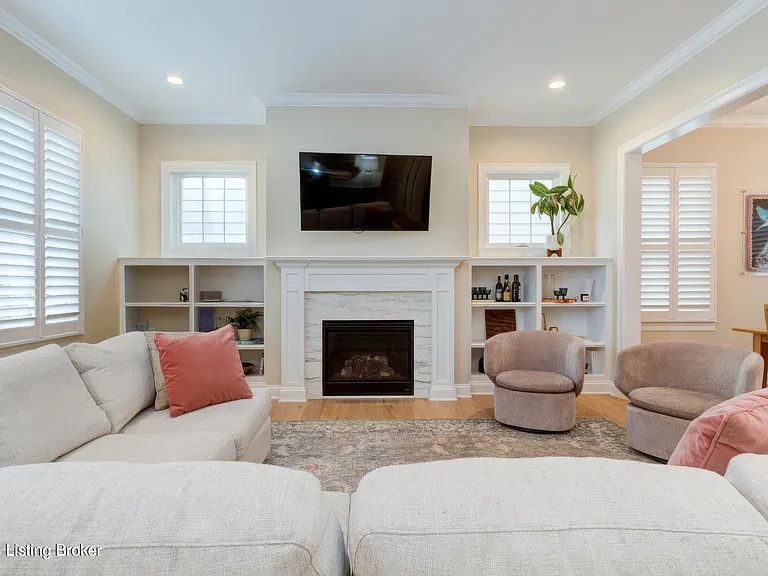 6108 Mistflower Cir — Photo 3