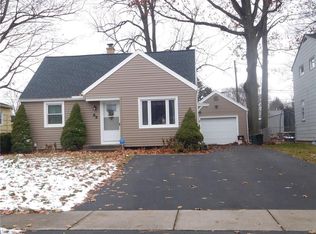 99 Marwood Rd, Rochester, NY 14616