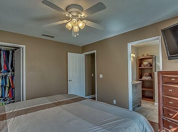 2nd image of 622 Oakshire Dr