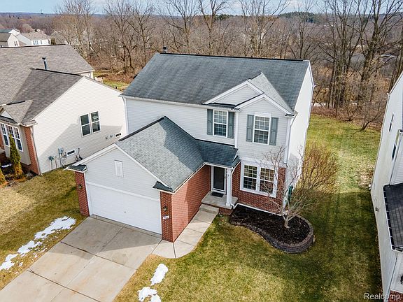 2nd image of 432 Otter Run Rd