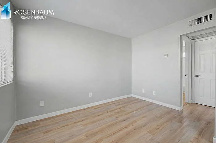 1925 W Village Dr #2 — Photo 8