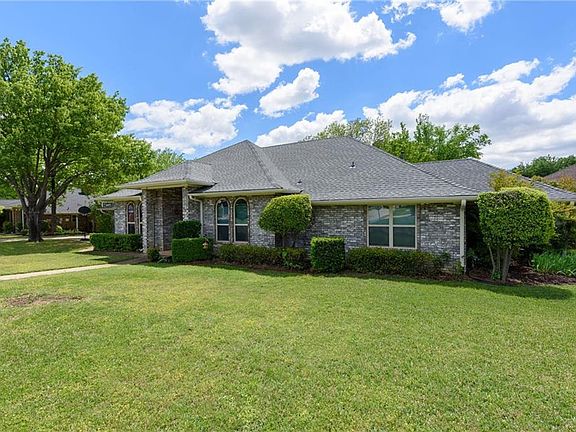 2nd image of 802 Highland Hills Ln