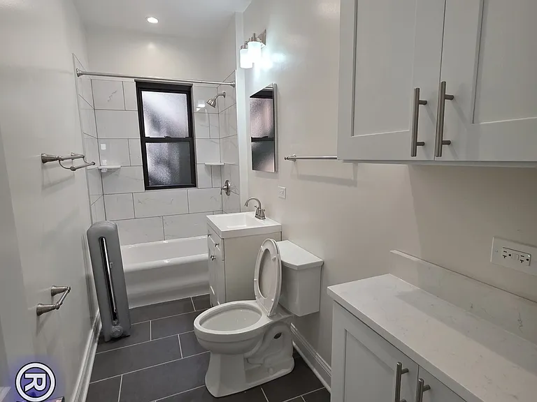 7239 N Sheridan Rd #1 — Photo 8