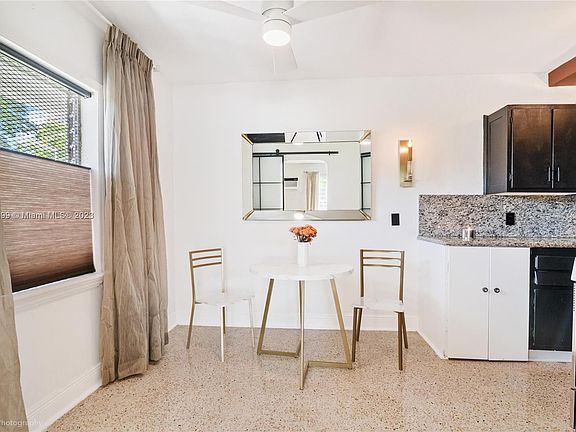 3rd image of 7300 Byron Ave APT 1
