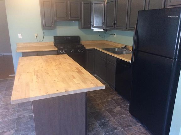 4th image of 1682 Sherwood Ave