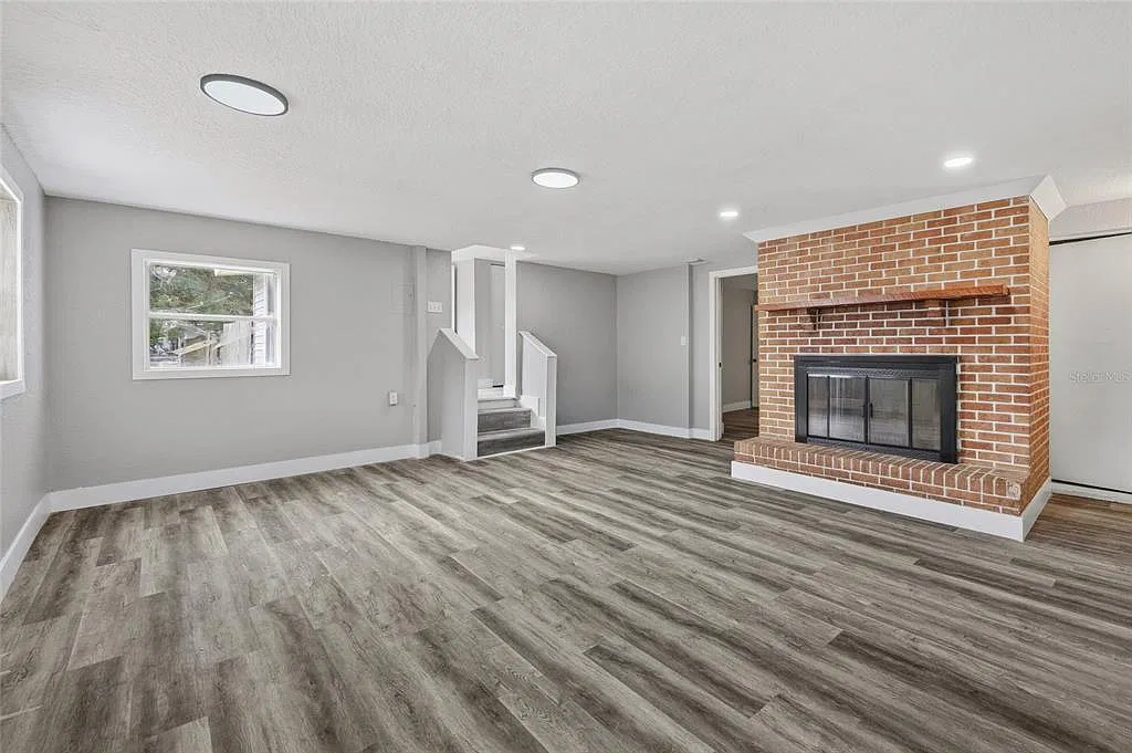 3 bed, 2.0 bath, 1466 sqft, $1,850 — Photo 2