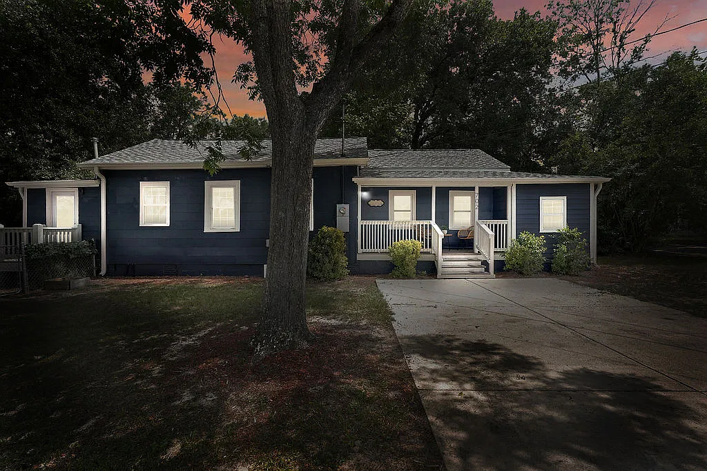 702 Alabama Ave — Photo 1