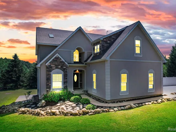 1950 E Dr S, East Leroy, MI 49051