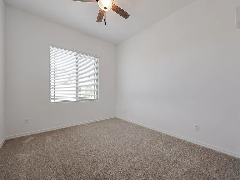 7665 W Smoketree Dr — Photo 37