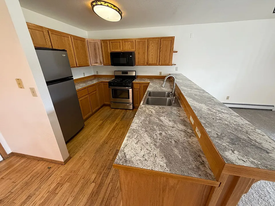 204 S Yellowstone Ave #4