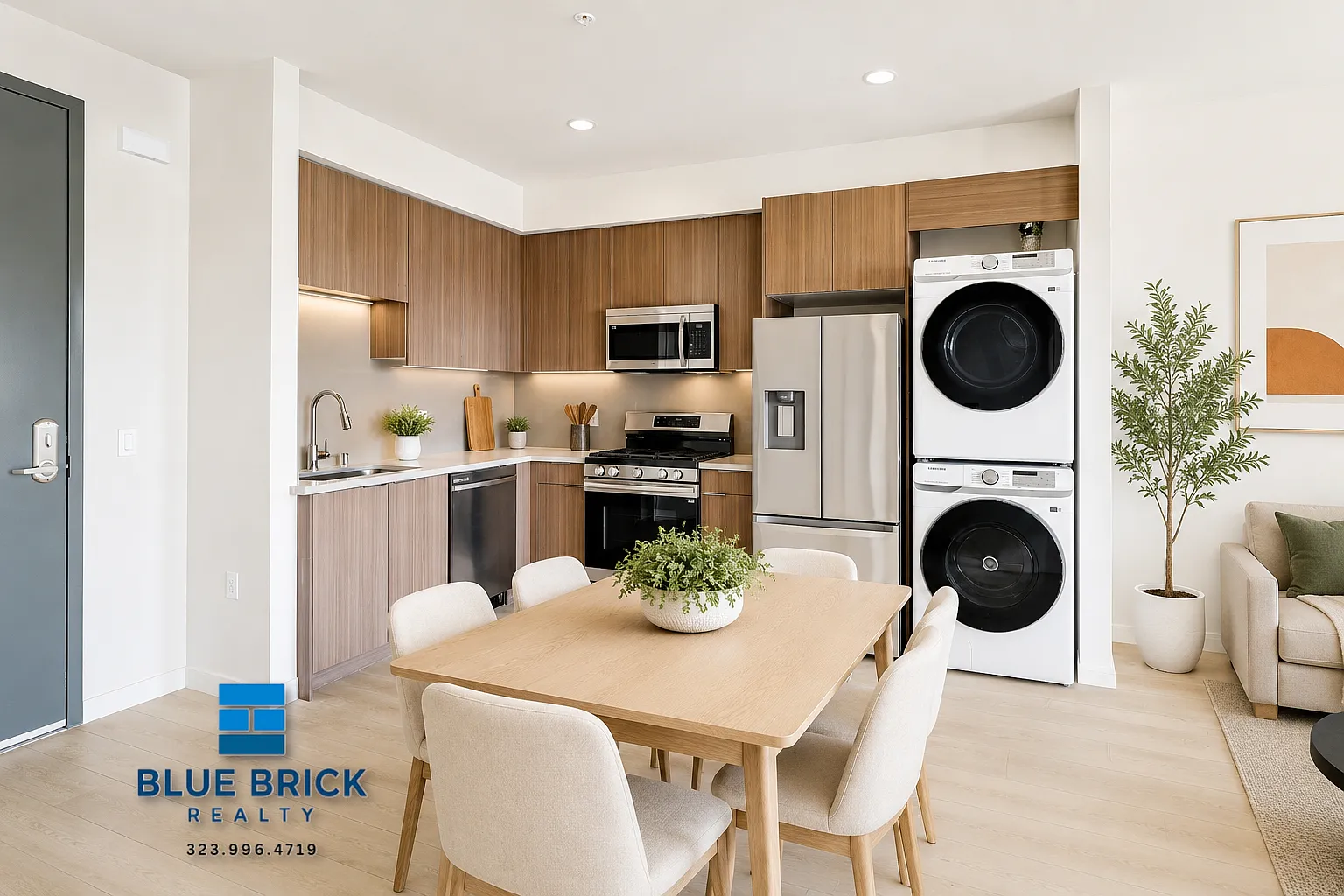 326 Robinson St — Photo 2