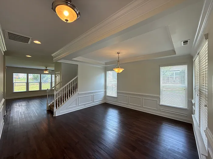 1019 Dunhill Ln — Photo 5