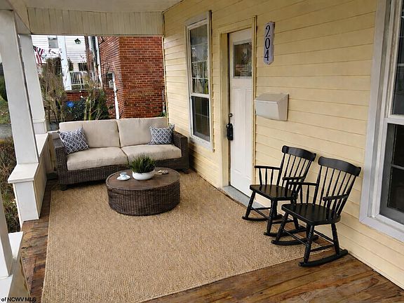 4th image of 204 Ohio Ave