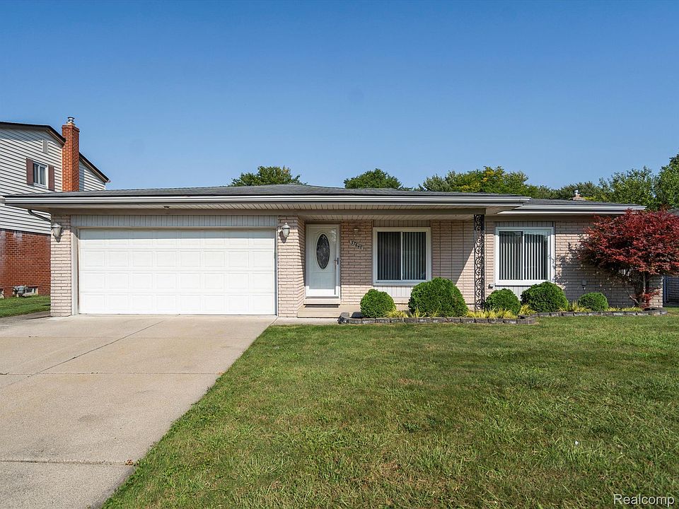1st image of 37640 Dartmouth Dr