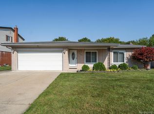37640 Dartmouth Dr, Sterling Heights, MI