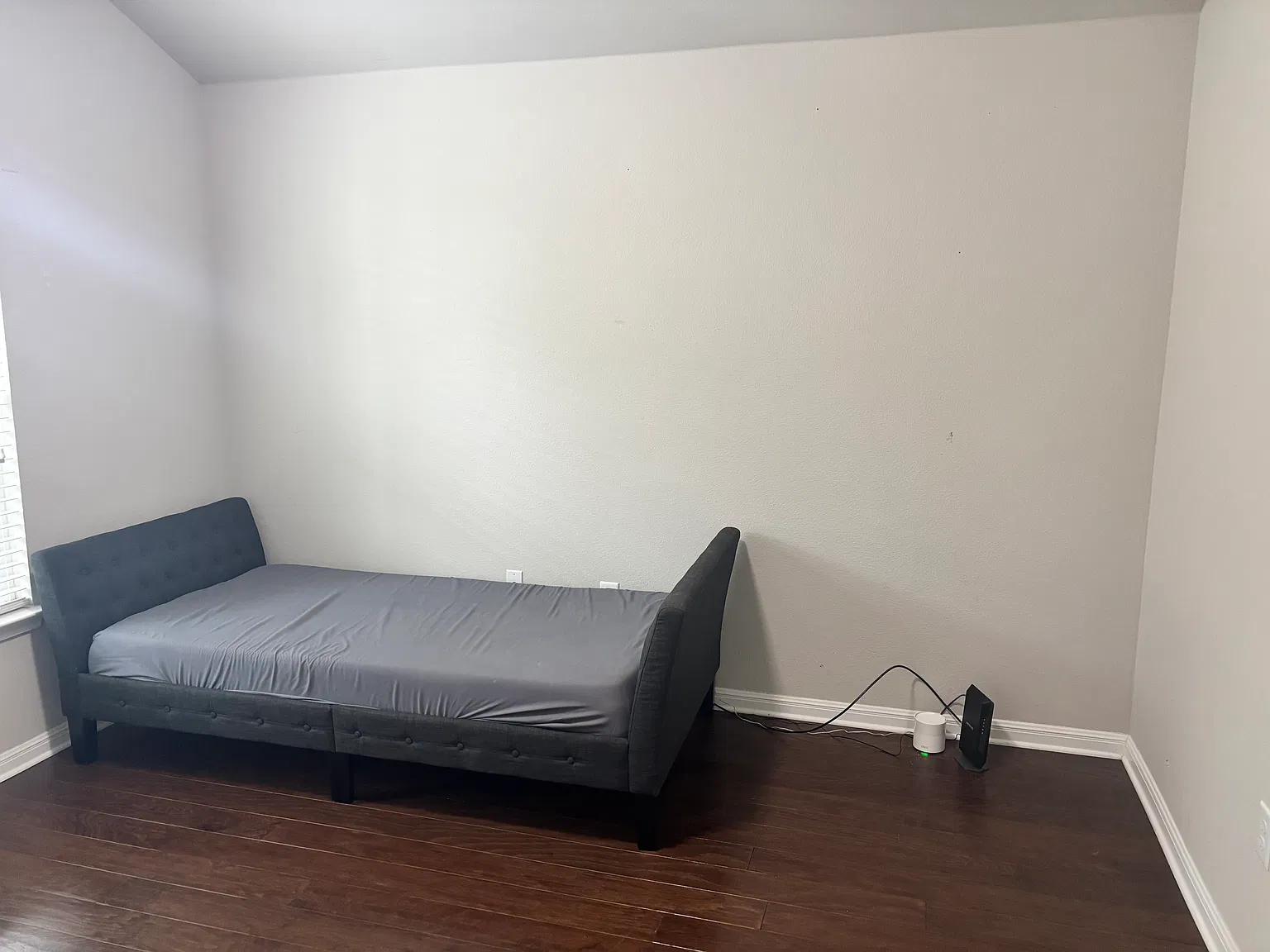 5 bed, 2322 sqft, $2,499 — Photo 3