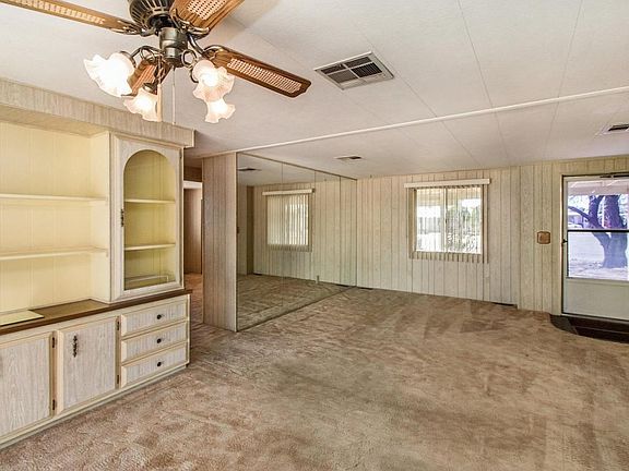 3rd image of 1072 W Barrington Ln