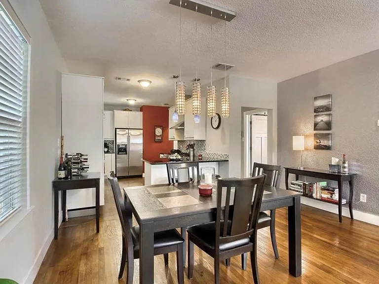 702 W North Loop Blvd — Photo 14