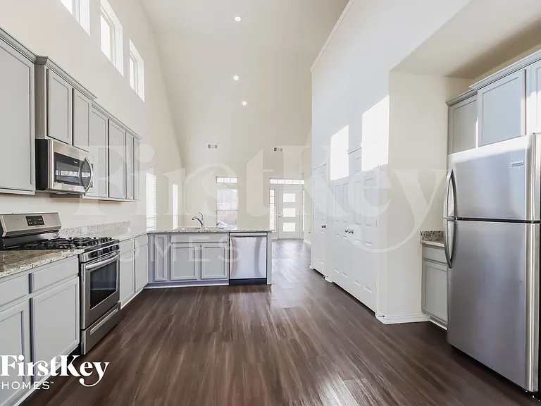 12543 Highgrove Springs Dr — Photo 8