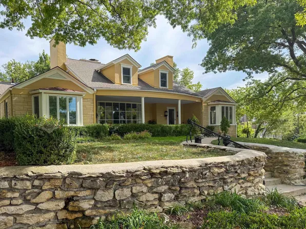 1336 Spencer Dr, Lawrence, KS 66044
