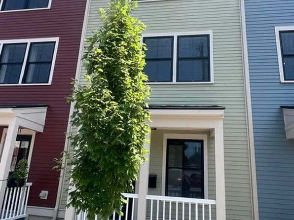 9 Ivy St, East Providence, RI 02914