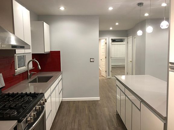 4th image of 108 Bay 23rd St #2