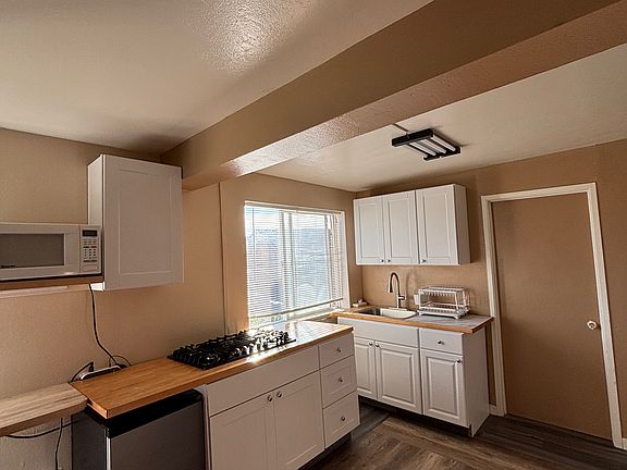 3rd image of 14850 Boulevard Ct