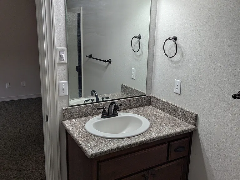 409 Madrona Ave SE — Photo 18