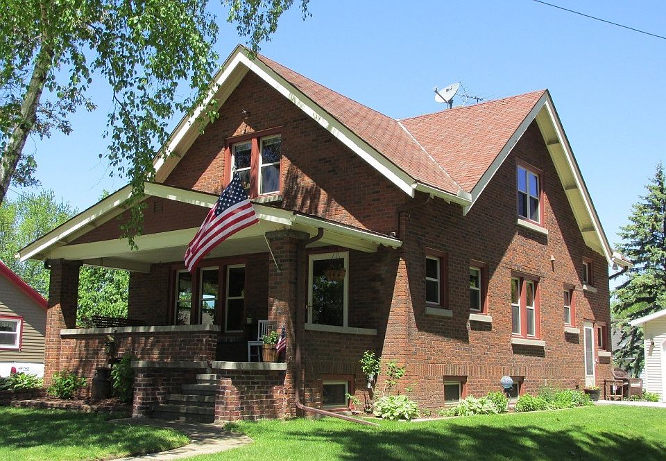 1st image of 740 Center Ave