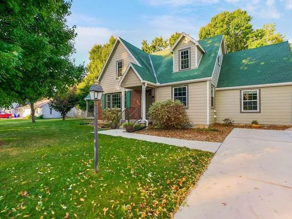5620 Monrovia St, Shawnee, KS 66216