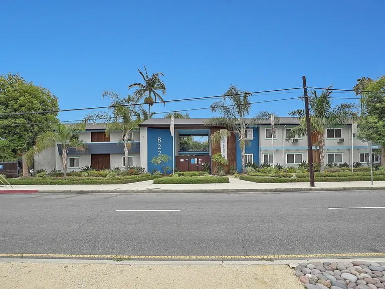 The Island Apartments — Photo 28