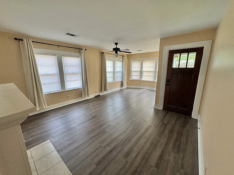 Living Room/Front Entrance