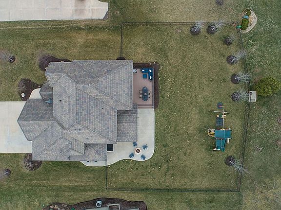 5th image of 15345 Larsen St
