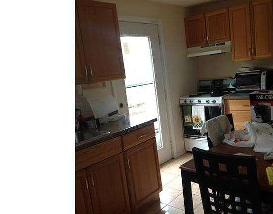 2nd image of 2426 Hammond Pl