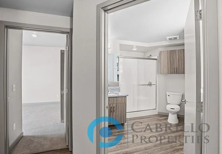 3093 Broadway #402 — Photo 10