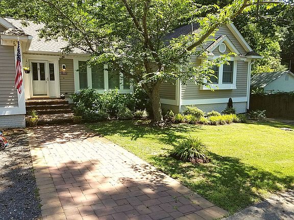 2nd image of 1807 Highland Dr