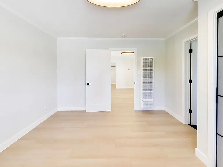 1249 Oak Grove Ave #4 — Photo 14
