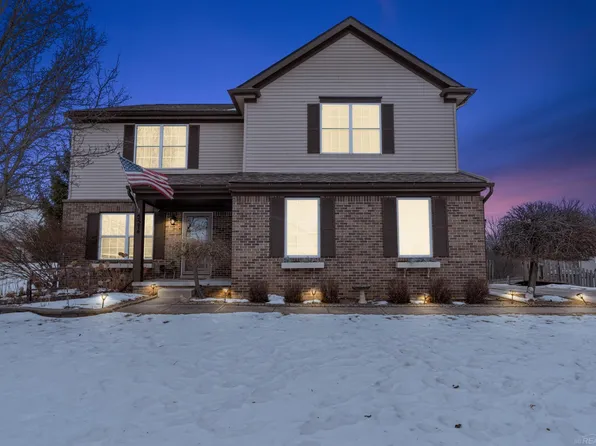 5574 Still Meadow Ln, Grand Blanc, MI 48439