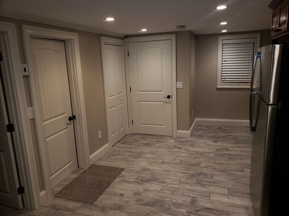 (undisclosed Address), Dix Hills, NY 11746