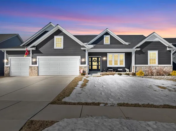 621 Walnut Woods St, Saint Charles, MO 63301