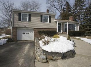 15 Bailey St, Trumbull, CT 06611