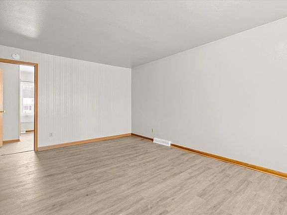 4th image of 1416 Starview Dr #A