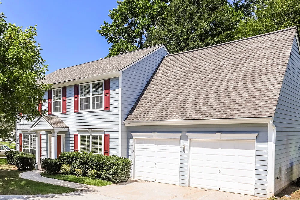 3 bed, 2.5 bath, 1956 sqft, $2,330 — Photo 4