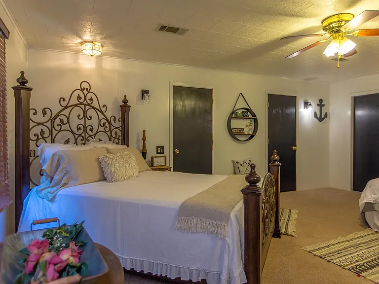 273 Moss Ln — Photo 12