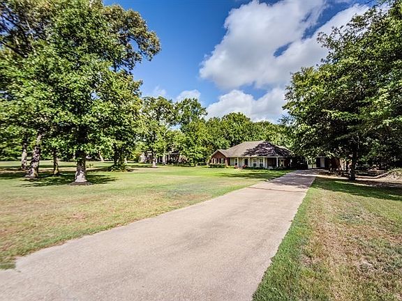 3rd image of 299 Rolling Meadows Dr