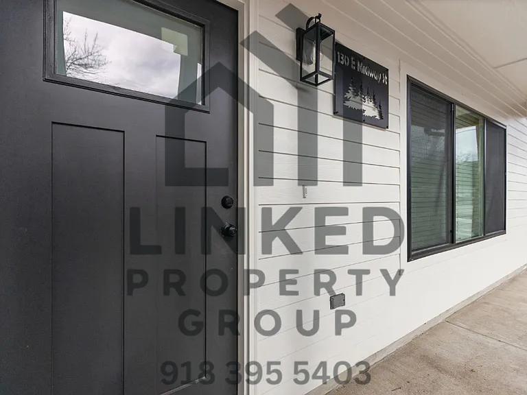 126 E Midway St — Photo 3