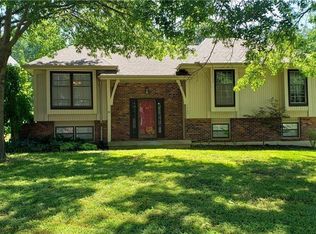 1737 SE Silkwood Ln, Lees Summit, MO 64063
